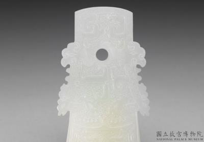 图片[2]-Jade axe-shaped pei pendant carved with floral decoration, Qing dynasty (1644-1911)-China Archive